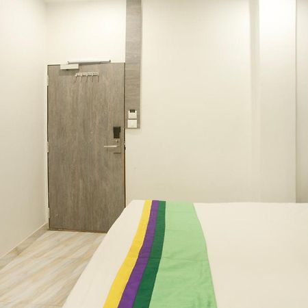 Treebo Urban, 1 Km From Railway Station 호텔 수라트 외부 사진