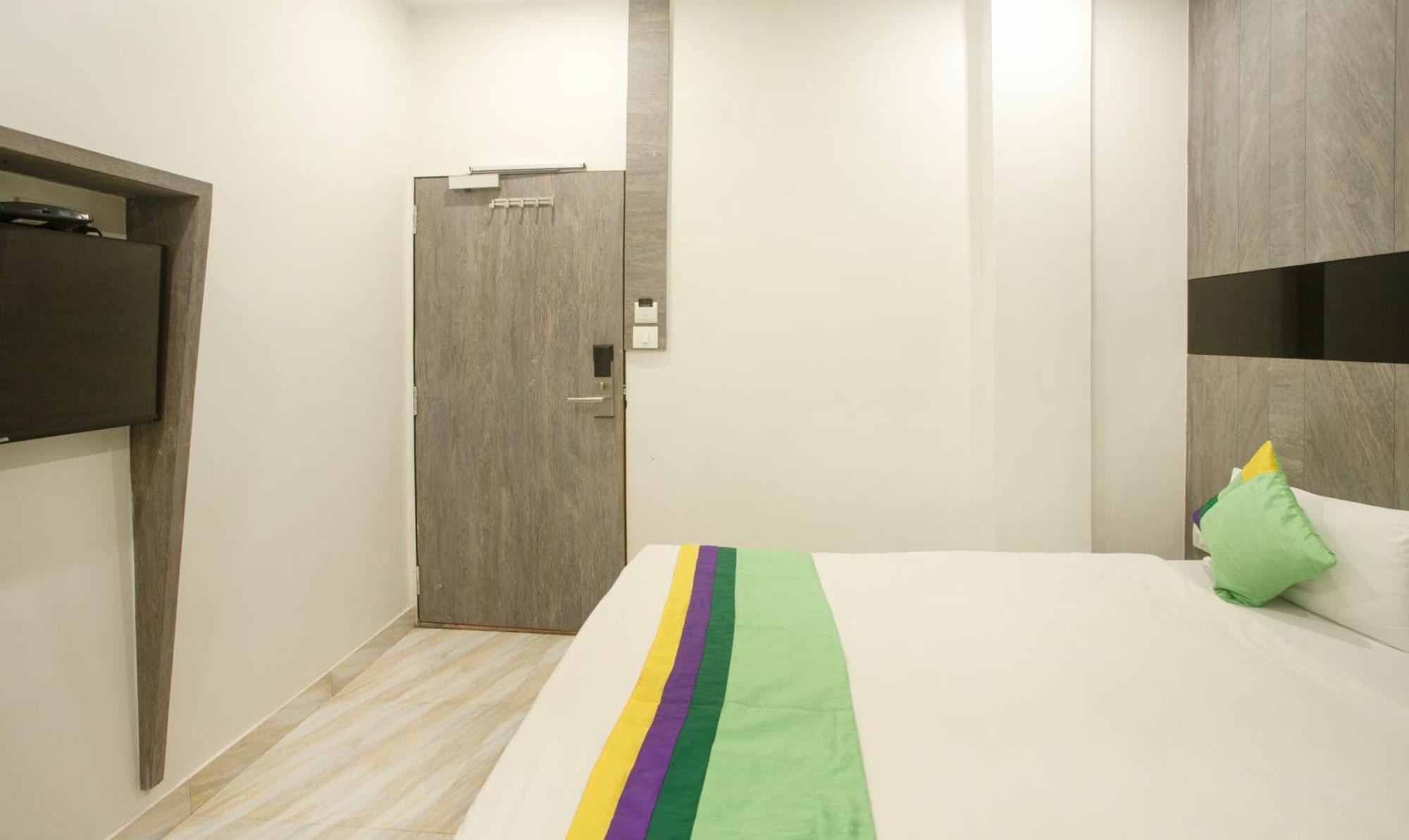 Treebo Urban, 1 Km From Railway Station 호텔 수라트 외부 사진