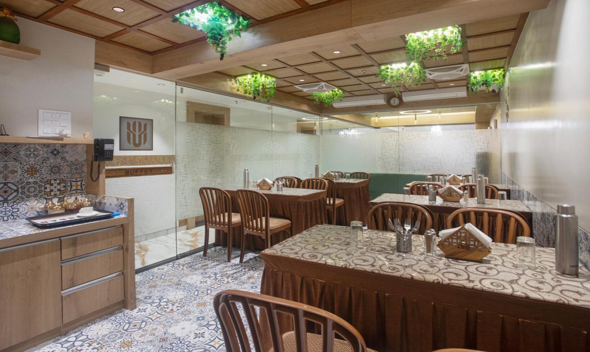 Treebo Urban, 1 Km From Railway Station 호텔 수라트 외부 사진