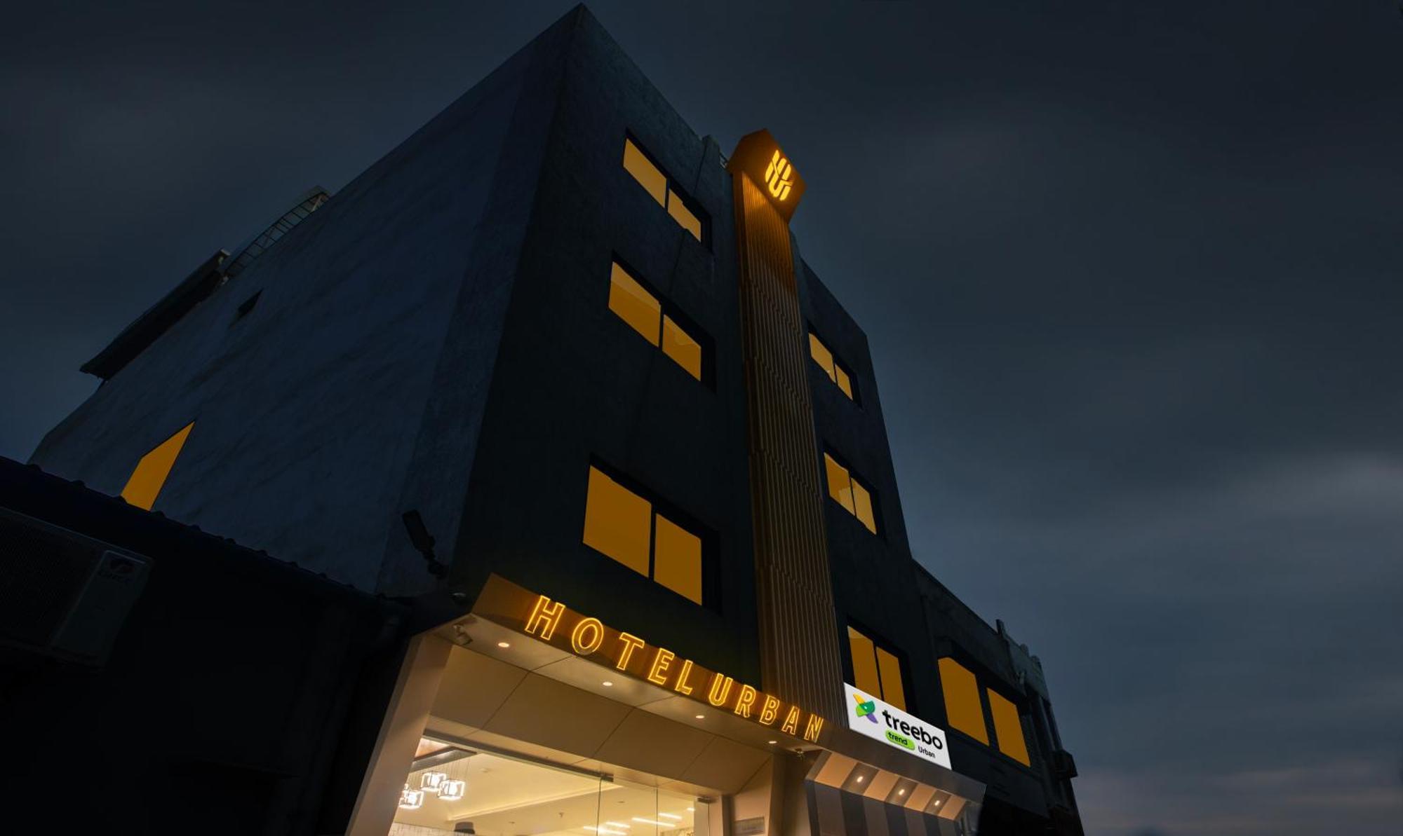 Treebo Urban, 1 Km From Railway Station 호텔 수라트 외부 사진