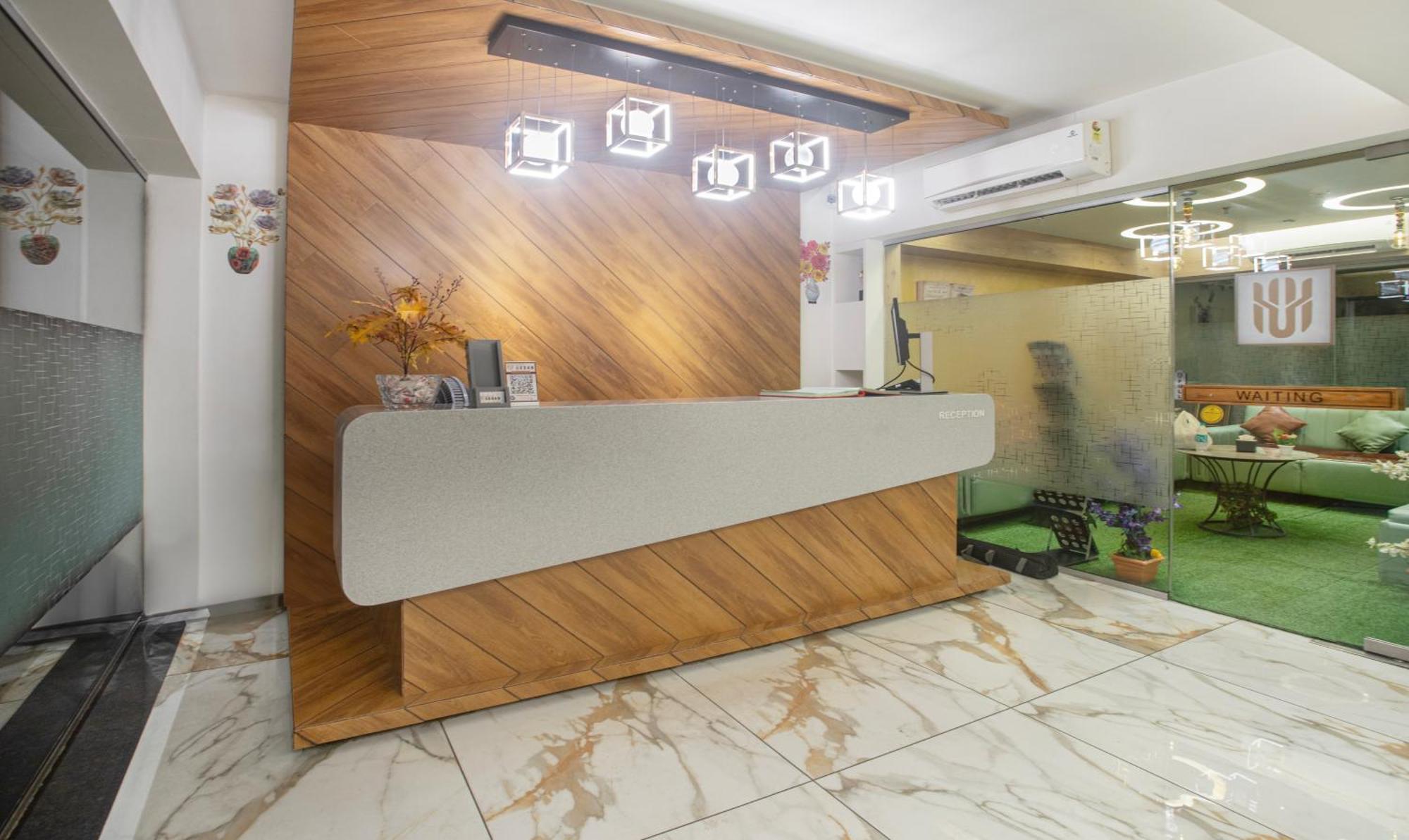 Treebo Urban, 1 Km From Railway Station 호텔 수라트 외부 사진